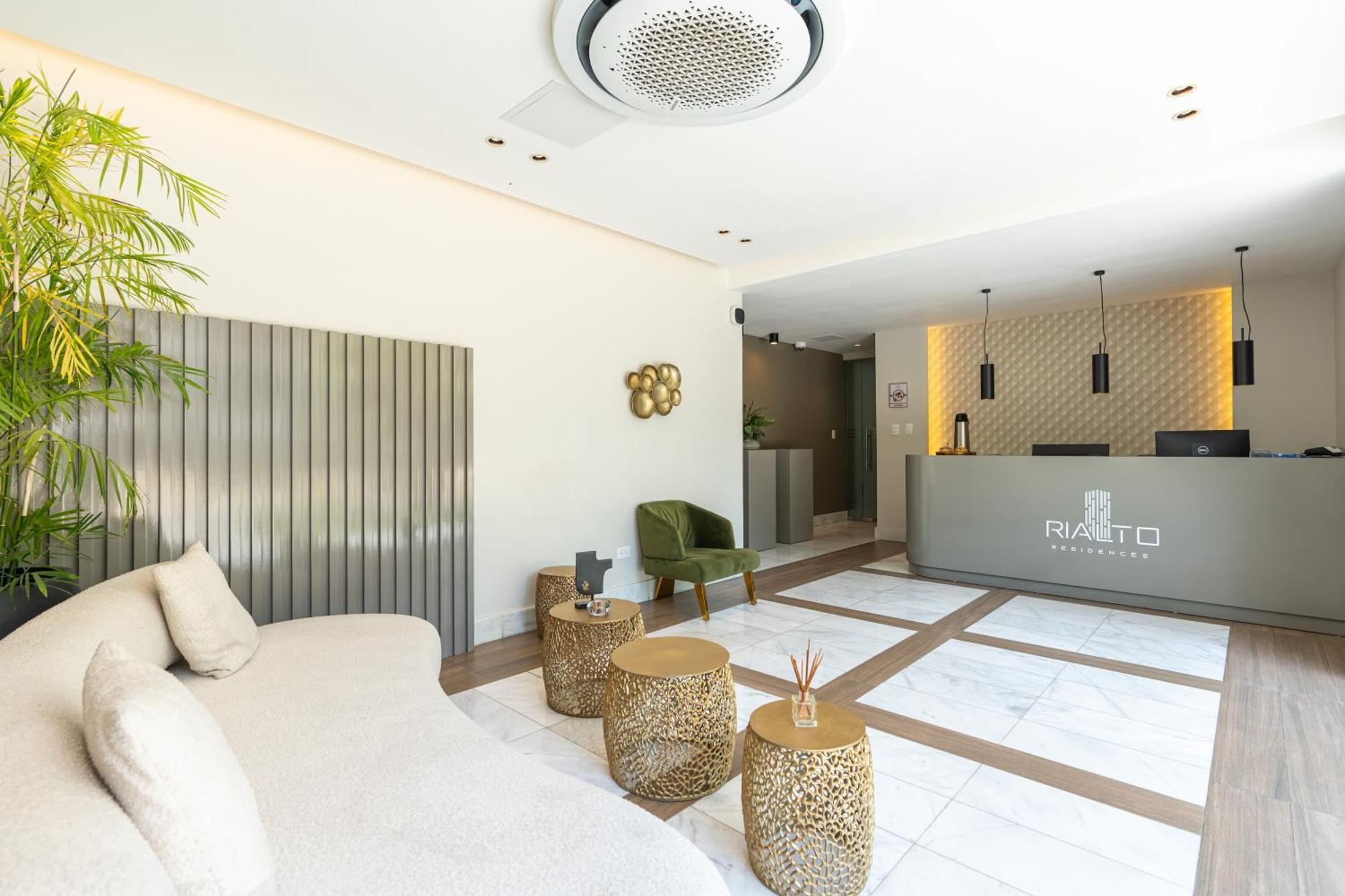 Modern Luxury Condo With Rooftop Pool & Gym サンティアゴ・デ・ロス・カバリェロス エクステリア 写真